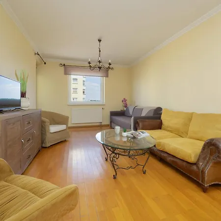 Practical With Parking In Bialoleka By Renters Apartmán *